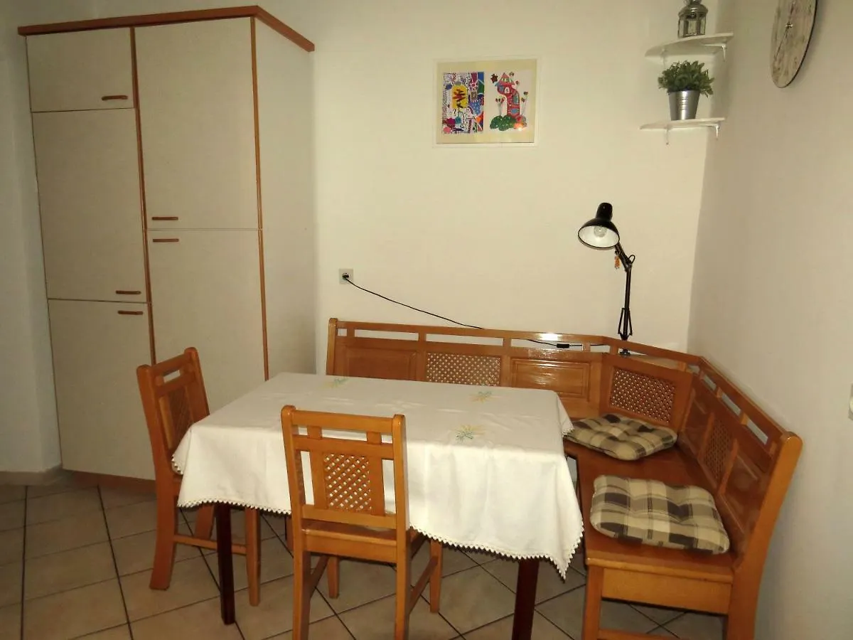 Apartment Stoja Pola 0*,  Croazia